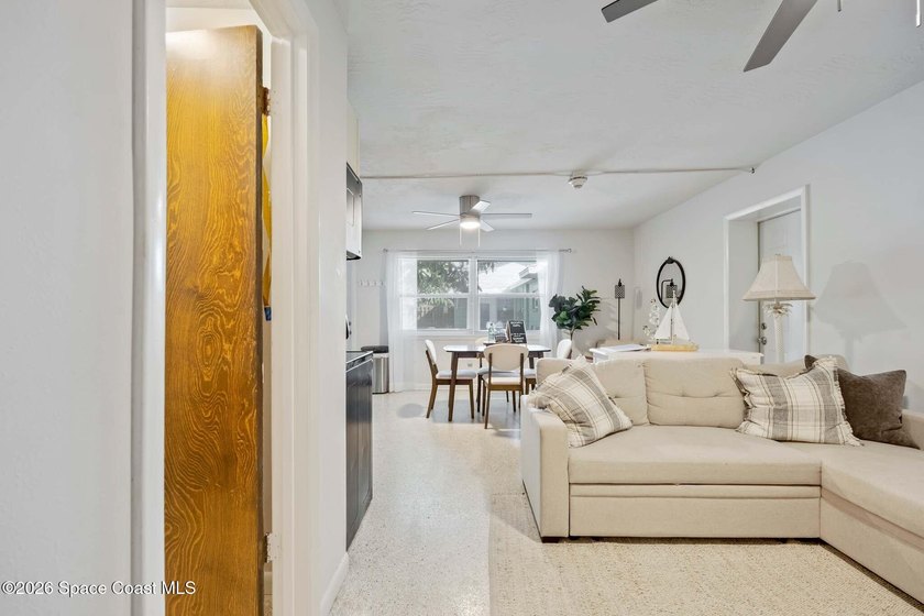 PHENOMENAL INVESTMENT OPPORTUNITY ONLY A FEW STEPS TO THE - photo 7