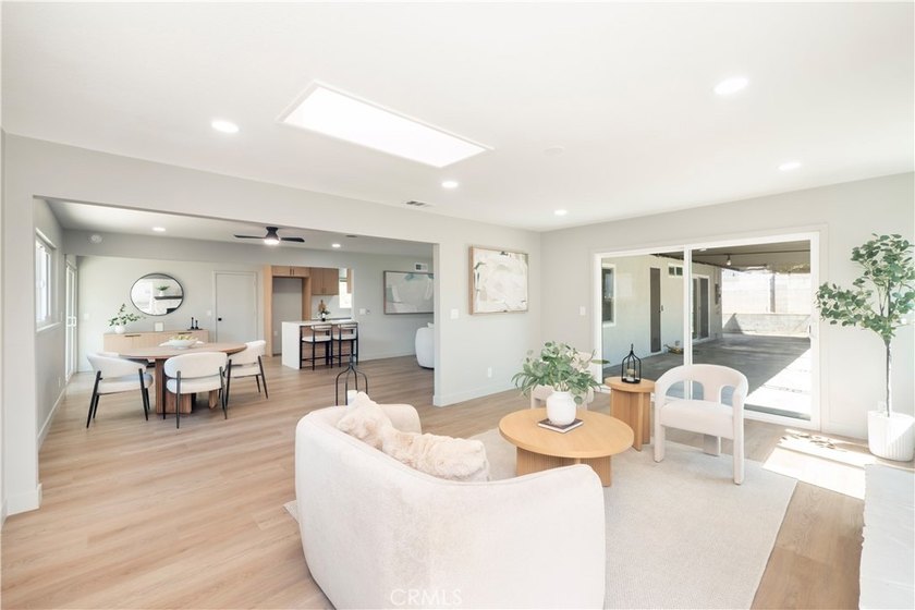 Welcome to 1312 Fairplain Avenue in North Whittier, a - photo 19