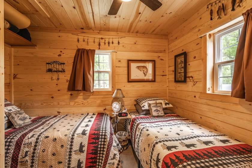 Escape to the lake with this charming 3-bedroom, 1.5-bath cabin - photo 22