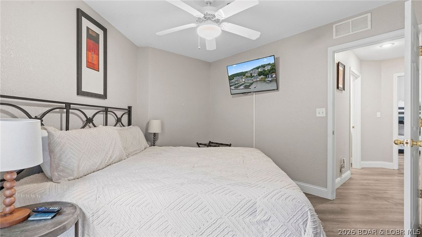 Lake life feels effortless at Emerald Bay. This 3-bedroom - photo 30