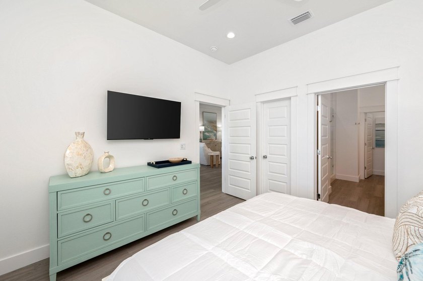 Short term rental powerhouse featuring a brand new 2024 build - photo 35