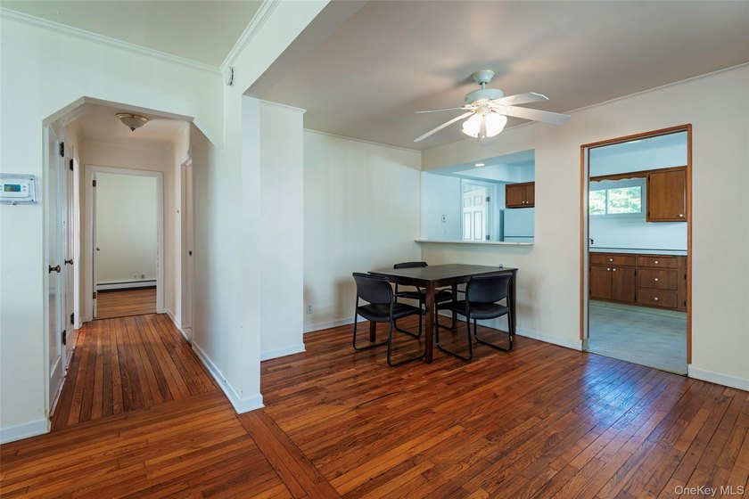 Charming Cape in Glen Cove - Space, Style, and Convenience - photo 7
