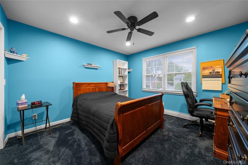 Welcome to 3 Lido Pkwy - a charming and well-maintained home - photo 18