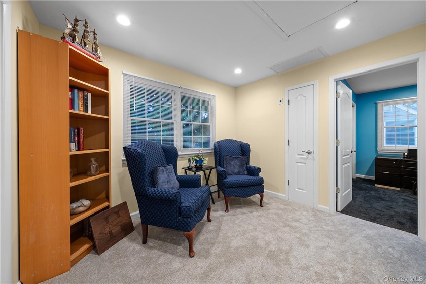 Welcome to 3 Lido Pkwy - a charming and well-maintained home - photo 20