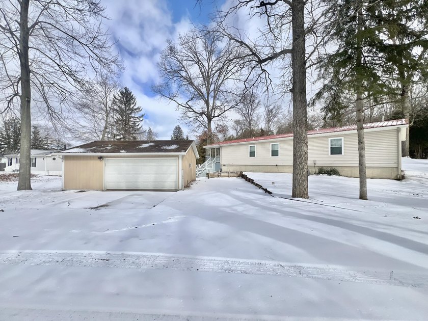 WATERFRONT LIVING ON BERRY LAKE! Experience the pinnacle of lake - photo 15