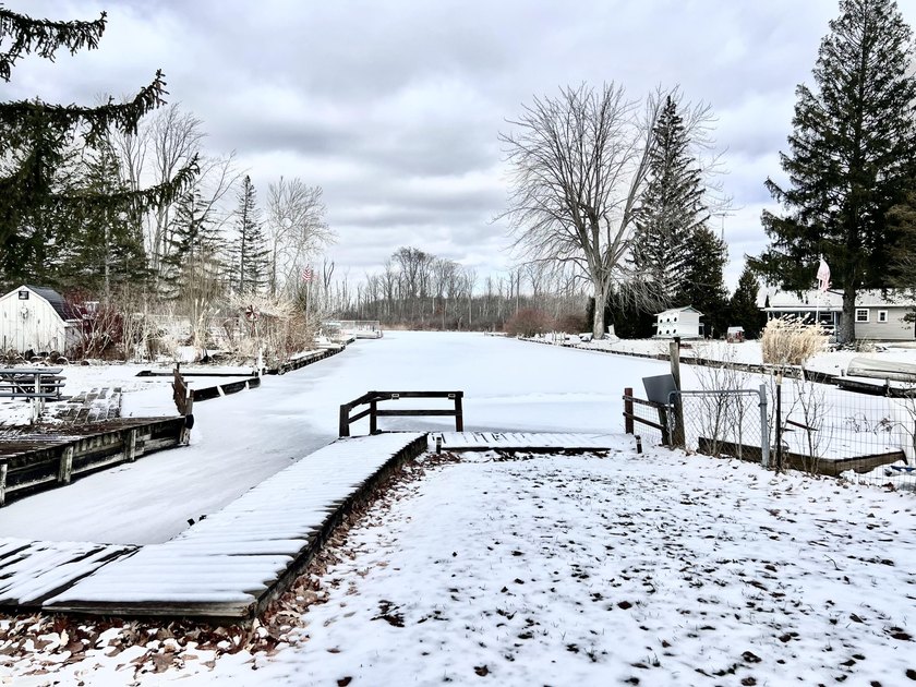 WATERFRONT LIVING ON BERRY LAKE! Experience the pinnacle of lake - photo 19