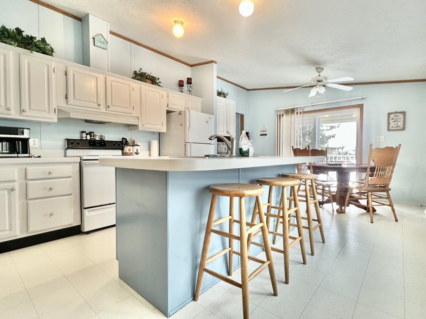 WATERFRONT LIVING ON BERRY LAKE! Experience the pinnacle of lake - photo 20