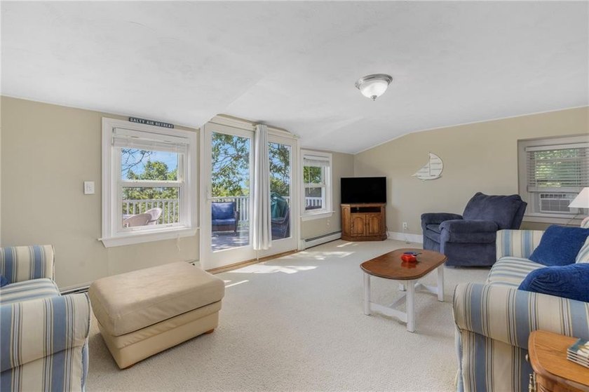 This spectacular 3 family with incredible ocean views is perfect - photo 23