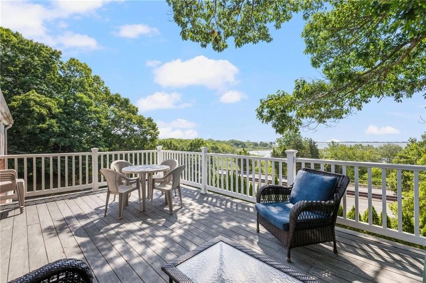 This spectacular 3 family with incredible ocean views is perfect - photo 26