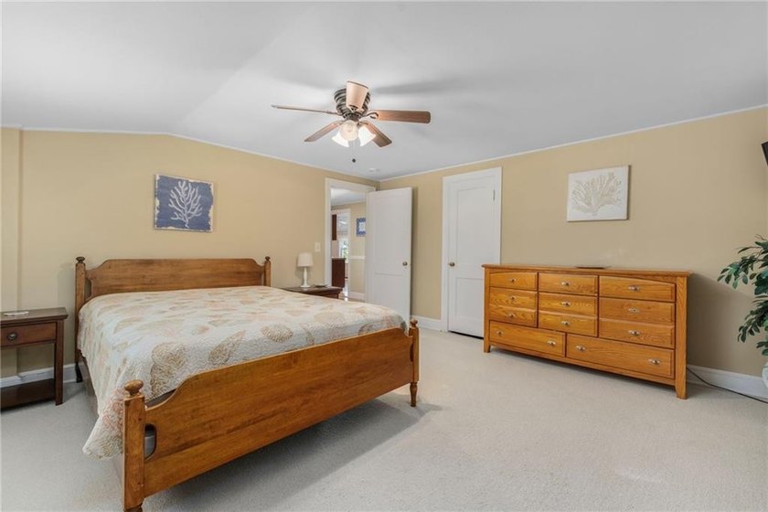 This spectacular 3 family with incredible ocean views is perfect - photo 28