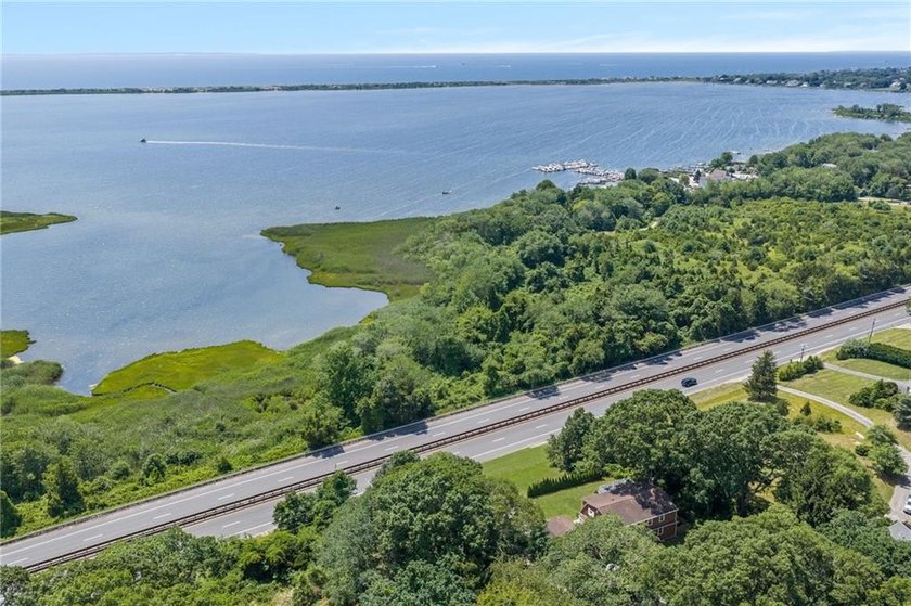 This spectacular 3 family with incredible ocean views is perfect - photo 48