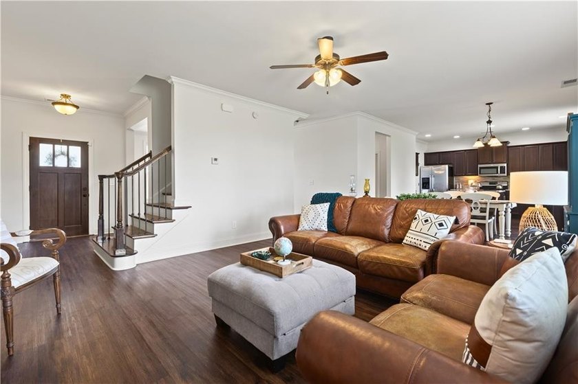 So many great updates in this home on the lake in The Preserve! - photo 5