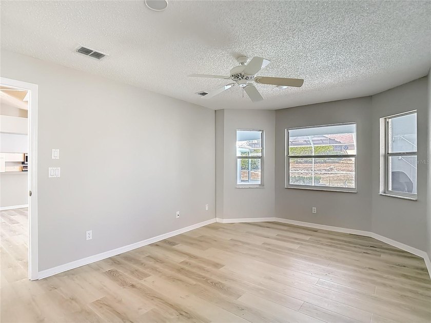 Under contract-accepting backup offers. NEW PAINT, NEW FLOORS - photo 33