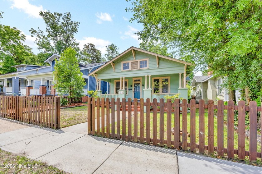Charming 1925 Craftsman bungalow offering timeless character - photo 3