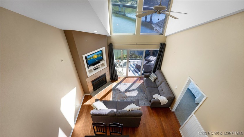 Top Floor two level unit at Cedar Heights! Being on the top - photo 4