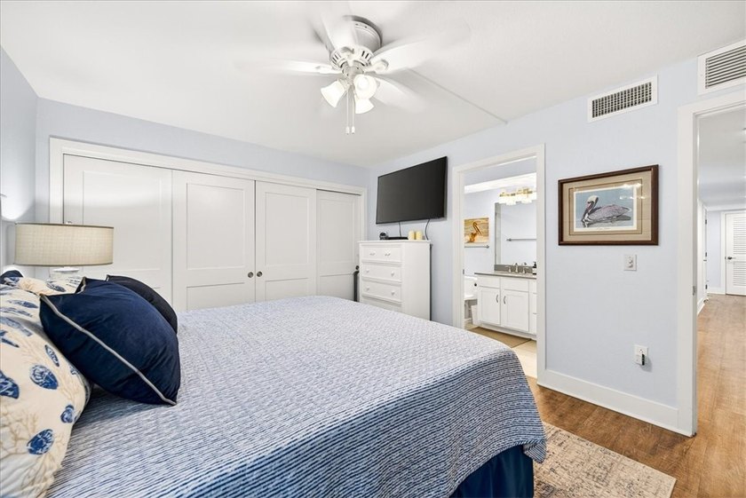 NORTH SIDE VIEWS. FULLY UPDATED. DEEDED COVERED PARKING SPACE!!! - photo 25