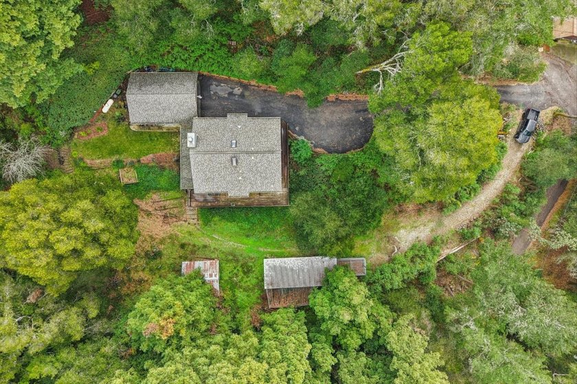 This inviting 4 bedroom, 2 and a half bathroom home, fully - photo 39