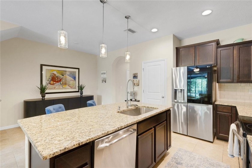 SELLER OFFERING $2000 CREDIT TO BUYER AT CLOSING TO APPLY TOWARD - photo 11
