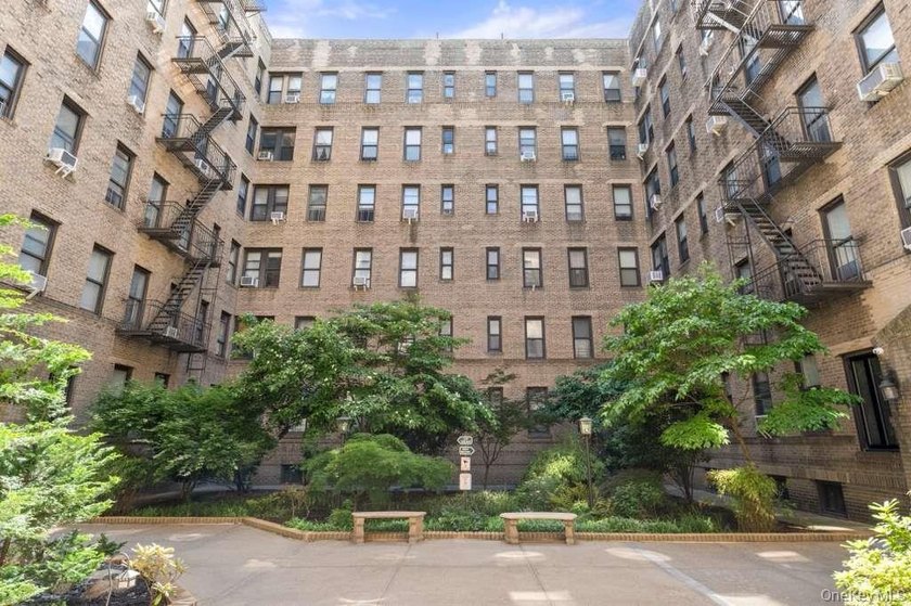Wake up to stunning Manhattan skyline views from this - photo 12