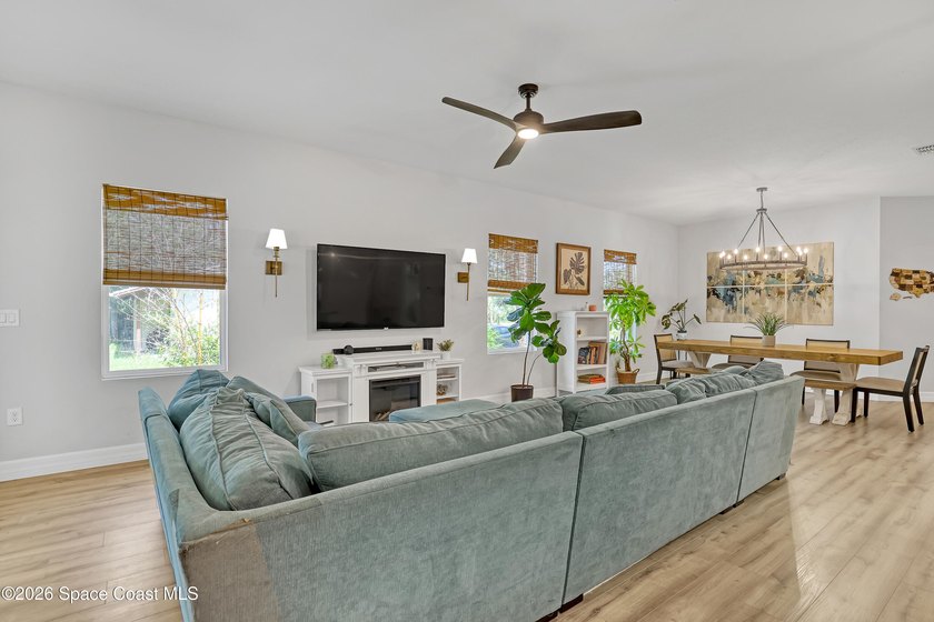Welcome to this beautifully maintained 2022-built home, ideally - photo 8