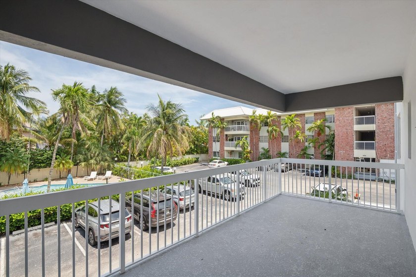 Priced to sell quickly. This East facing condo has a large - photo 12