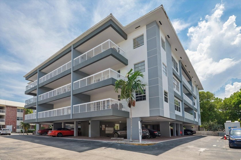 Priced to sell quickly. This East facing condo has a large - photo 16