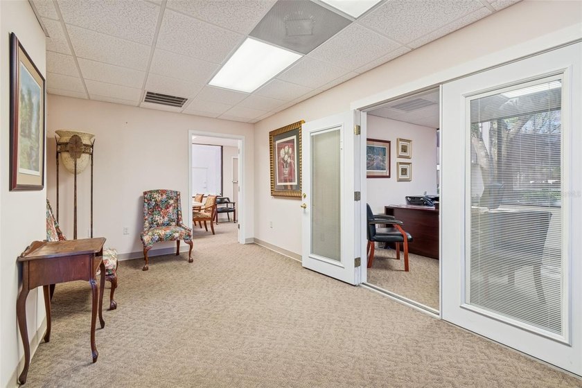 Under contract-accepting backup offers. We are proud to present - photo 3