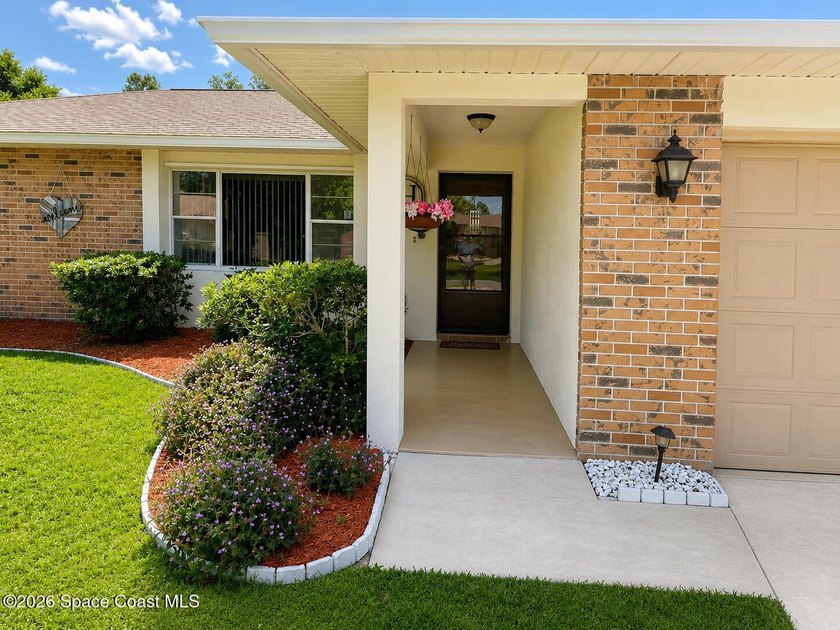 Well-maintained 3-bedroom, 2-bath home situated on a spacious 0 - photo 3