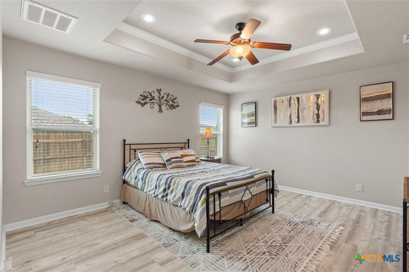Welcome to the wonderful neighborhood of Onion Creek! The home - photo 13