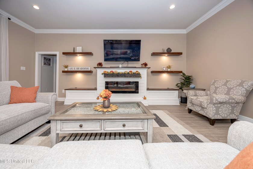 WELCOME TO YOUR DREAM HOME IN OCEAN SPRINGS, MISSISSIPPI! This - photo 17