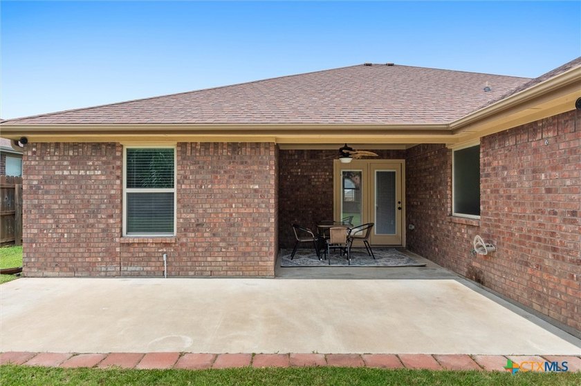 Welcome to the wonderful neighborhood of Onion Creek! The home - photo 20