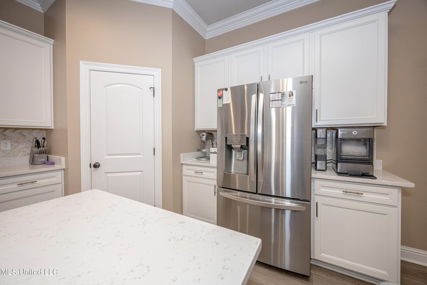 WELCOME TO YOUR DREAM HOME IN OCEAN SPRINGS, MISSISSIPPI! This - photo 24