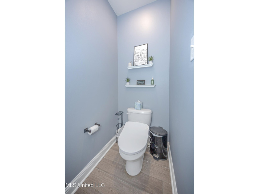 WELCOME TO YOUR DREAM HOME IN OCEAN SPRINGS, MISSISSIPPI! This - photo 36