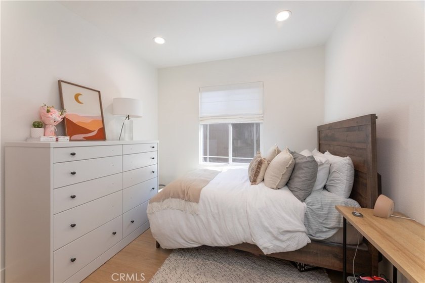 Welcome to 32 Reston Way, an exceptional 4-bedroom, 3-bathroom - photo 41