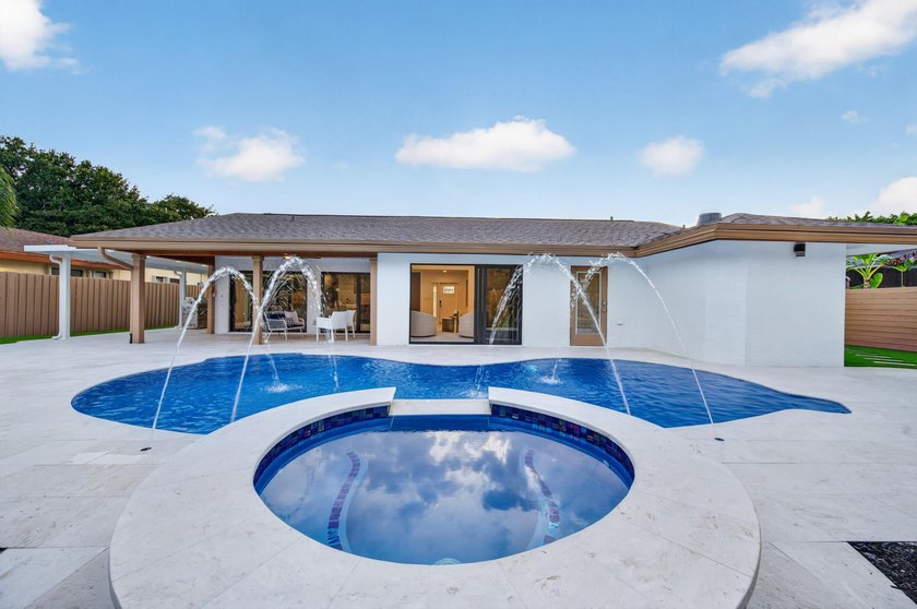 Exquisitely reimagined, this stunning 3-bedroom, 2-bath - photo 46