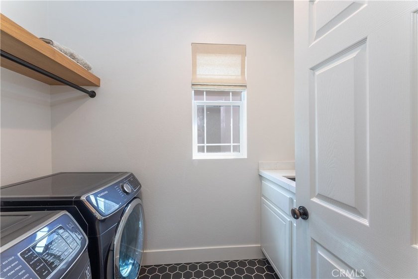 Welcome to 32 Reston Way, an exceptional 4-bedroom, 3-bathroom - photo 47