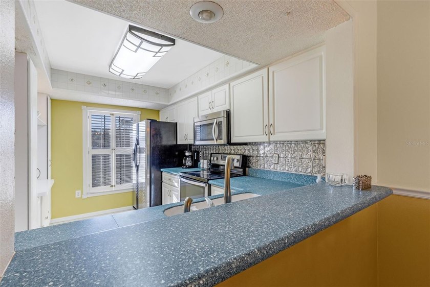 MOTIVATED SELLER! Enjoy the added benefit of HOA fees paid in - photo 9