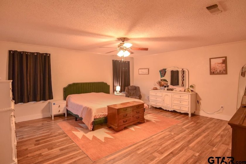 Welcome to your dream home nestled just outside of Mt. Pleasant - photo 18