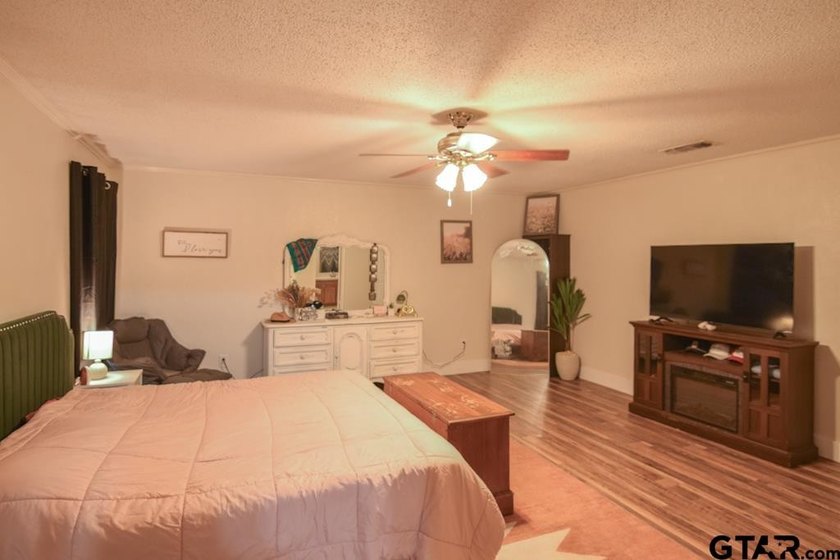 Welcome to your dream home nestled just outside of Mt. Pleasant - photo 19