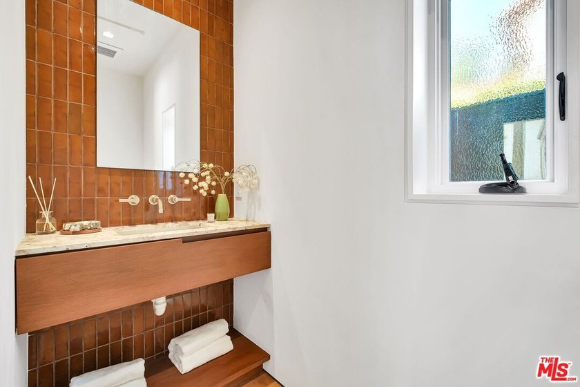 Welcome to 421 19th Street - a brand new custom-built residence - photo 44