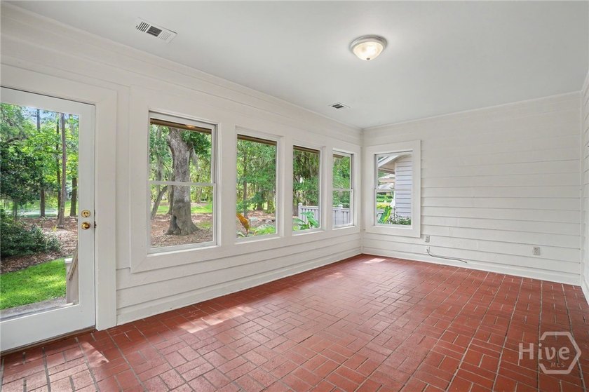 This end-unit townhome offers extra privacy and a practical - photo 14