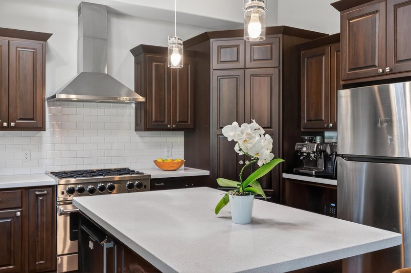 This thoughtfully designed ranch offers exceptional comfort and - photo 15