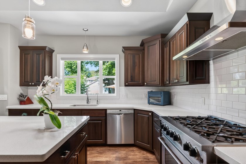 This thoughtfully designed ranch offers exceptional comfort and - photo 19