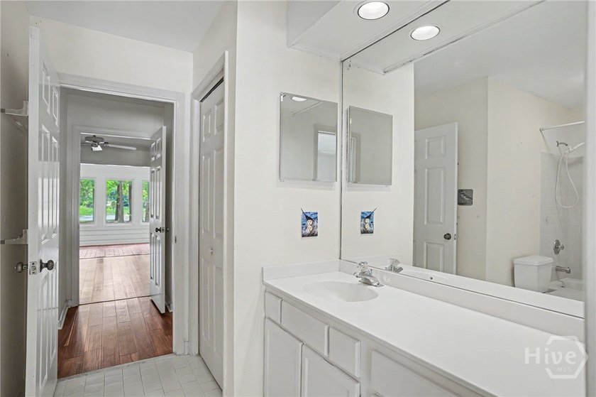 This end-unit townhome offers extra privacy and a practical - photo 20
