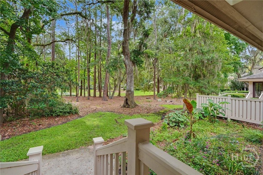 This end-unit townhome offers extra privacy and a practical - photo 25