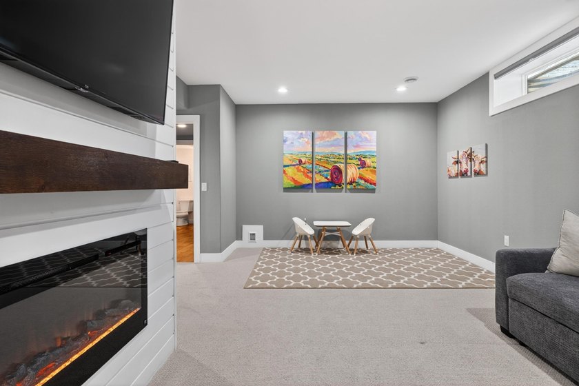 This thoughtfully designed ranch offers exceptional comfort and - photo 41