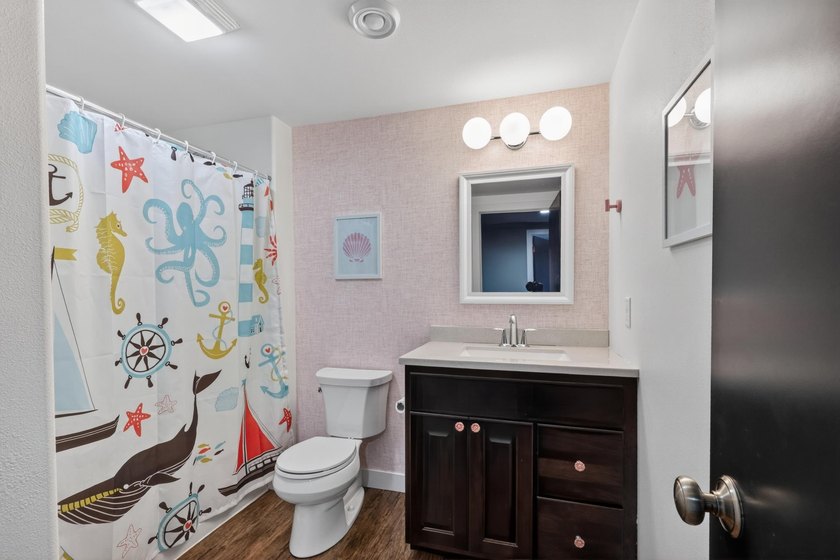 This thoughtfully designed ranch offers exceptional comfort and - photo 45
