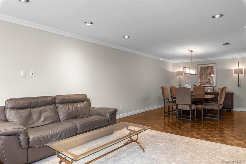 Fabulous opportunity to own an Expanded Buttonwood model in the - photo 3