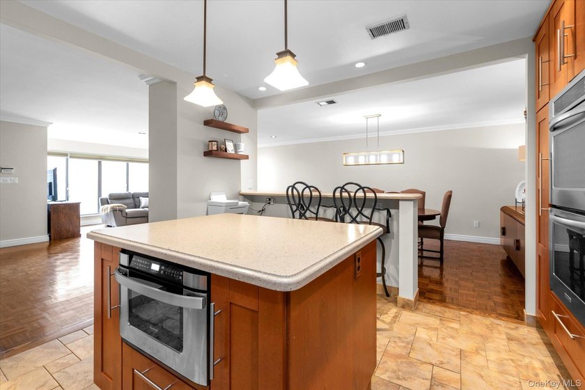 Fabulous opportunity to own an Expanded Buttonwood model in the - photo 7