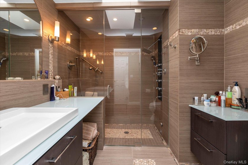 Fabulous opportunity to own an Expanded Buttonwood model in the - photo 10